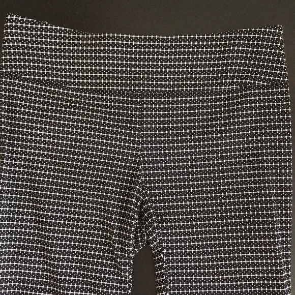 NY&Co pull on skinny stretch pants - Picture 2 of 4